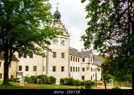 Schloss Lauenstein prägt majestätisch über dem Müglitztal Sachsen. Es ist Teil des UNESCO-Weltkulturerbes Stockfoto