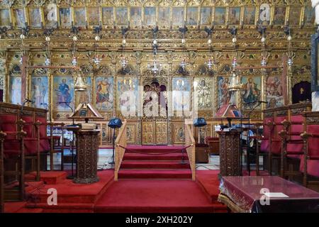 Ikonostase der Kirche St. Lazarus, eine Kirche aus dem späten 9. Jahrhundert in Larnaka, Zypern. Die Holzschnitzerei der einzigartigen barocken Ikonostase des Churc Stockfoto