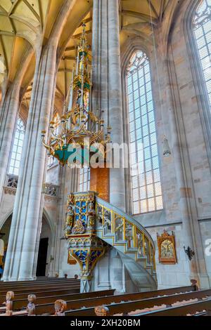 Kanzel in der Georgskirche in Dinkelsbühl. Deutschland. Die Altstadt stammt aus dem 14. Jahrhundert und ist heute ein denkmalgeschütztes Baudenkmal. It Stockfoto