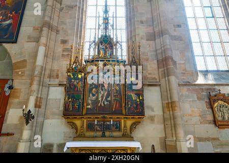 Sebastians Altar in der St. Georgskirche in Dinkelsbühl. Deutschland. Die Altstadt stammt aus dem 14. Jahrhundert und ist heute unter Denkmalschutz gestellt Stockfoto