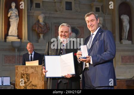 Karl Heinz KNOLL, Markus SOEDER Ministerpraesident Bayern und CSU Vorsitzender. Verleihung Bayerischer Verdienstorden im Antiquariat der Residenz in München am 10.07.2024 *** Karl Heinz KNOLL, Markus SOEDER Staatspräsident Bayern und CSU-Vorsitzender Preis des Bayerischen Verdienstordens im Antiquariat der Residenz München am 10 07 2024 Stockfoto