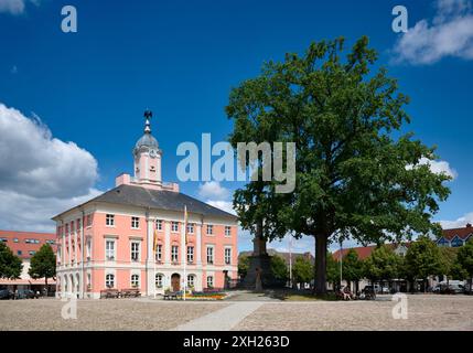 Marktplatz und historisches Rathaus von Templin, Uckermark, Brandenburg, Deutschland, Europa Stockfoto