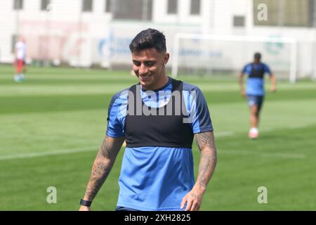 Sankt Petersburg, Russland. Juli 2024. Gustavo Mantuan (31), vom Fußballverein Zenit, der während eines offenen Trainings auf der Trainingsbasis Zenit FC in Sankt Petersburg vor dem Fußballspiel Zenit Sankt Petersburg – Krasnodar, Olimpbet Russian Football Super Cup 2024, das in Wolgograd ausgetragen wird, zu sehen war. Quelle: SOPA Images Limited/Alamy Live News Stockfoto