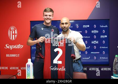 Bologna, Italien. Juli 2024. Bologna, Casteldebole, sede del bologna FC, Presentazione alla stampa del nuovo giocatore Emil Holm11 Luglio 2024 ( Foto Guido Calamosca/LaPresse ) Bologna, Bologna, Casteldebole, Heimstadion des FC Bologna, Präsentation des neuen Spielers Emil Holm an die Presse Region Feed News - Bologna, Italien - 11. JUL 2024 ( Foto Guido Calamosca/LaPresse ) Credit: LaPresse/Alamy Live News Stockfoto