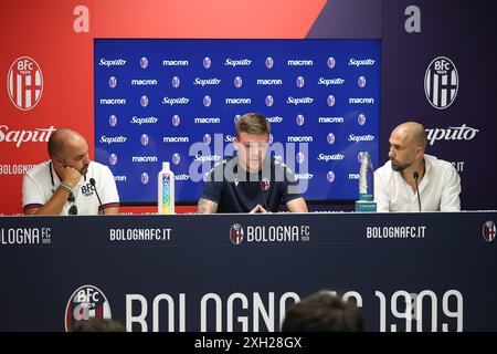 Bologna, Italien. Juli 2024. Bologna, Casteldebole, sede del bologna FC, Presentazione alla stampa del nuovo giocatore Emil Holm11 Luglio 2024 ( Foto Guido Calamosca/LaPresse ) Bologna, Bologna, Casteldebole, Heimstadion des FC Bologna, Präsentation des neuen Spielers Emil Holm an die Presse Region Feed News - Bologna, Italien - 11. JUL 2024 ( Foto Guido Calamosca/LaPresse ) Credit: LaPresse/Alamy Live News Stockfoto