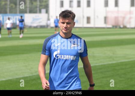 Sankt Petersburg, Russland. Juli 2024. Andrey Mostovoy vom Zenit Fußballverein, der während eines offenen Trainings in der Trainingsbasis Zenit FC in Sankt Petersburg vor dem Zenit St. Petersburg - Krasnodar Fußballspiel, Olimpbet Russian Football Super Cup 2024, das in Wolgograd ausgetragen wird, zu sehen war. (Foto: Maksim Konstantinov/SOPA Images/SIPA USA) Credit: SIPA USA/Alamy Live News Stockfoto