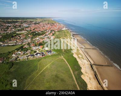 Luftaufnahme von Beeston Bump and Common, in der Nähe von Sheringham, Norfolk, Großbritannien, 29. Juni 2024 Stockfoto