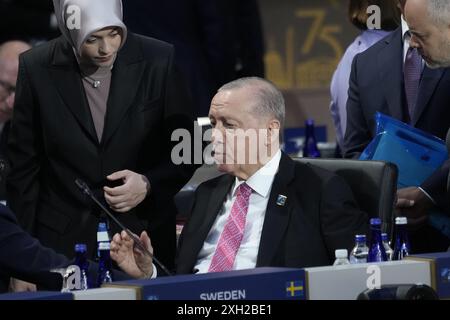 Washington, Usa. Juli 2024. Recep Tayyip Erdoğan, Präsident der Republik Türkiye, nimmt am Donnerstag, den 11. Juli 2024, an der Arbeitssitzung II des NATO-Gipfels im Walter E. Washington Convention Center in Washington, DC Teil. Foto: Chris Kleponis/UPI Credit: UPI/Alamy Live News Stockfoto