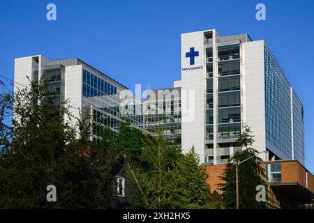 Everett, WA, USA - 7. Juli 2024; Medical Tower im Providence Regional Medical Center Everett Stockfoto