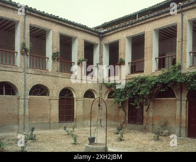 CLAUSTRO - II FUNDACION TERESIANA. LAGE: CONVENTO DE LAS CARMELITAS DESCALZAS. MEDINA DEL CAMPO. Valladolid. SPANIEN. Stockfoto