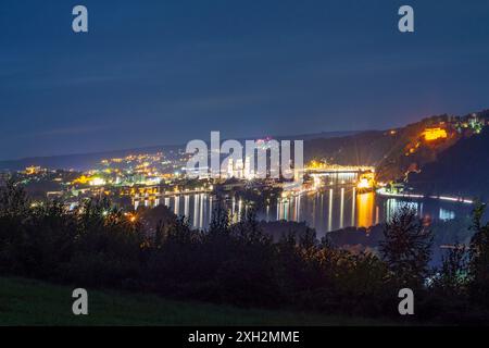 Passau: Blick nach Passau mit Inn und Donau (Donau), Altstadt, Schloss Niederhaus, Schloss Oberhaus in Niederbayern, Niederbayern, Bayern, Stockfoto