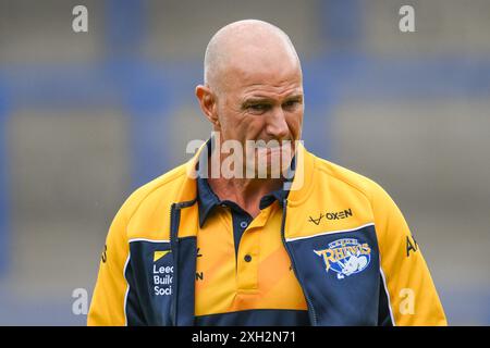 Brad Arthur Head Coach von Leeds Rhinos kommt vor dem Spiel Warrington Wolves vs Leeds Rhinos in der Betfred Super League Runde 17 im Halliwell Jones Stadium, Warrington, Großbritannien, 11. Juli 2024 (Foto: Craig Thomas/News Images) Stockfoto