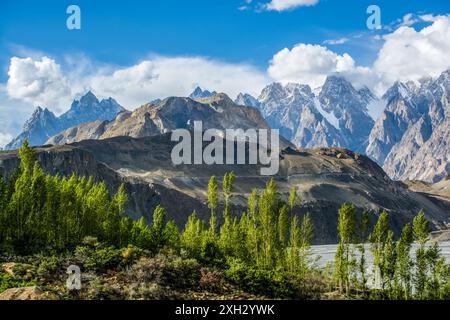 Passu-Kegel oder Passu-Kathedrale auf 6.106 m über dem Meeresspiegel in den Karakorum-Bergen Stockfoto