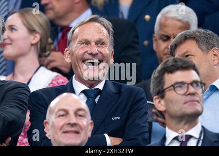 Hans-Joachim Watzke (Deutschland, DFB Vizepräsident, Geschaeftsführer Borussia Dortmund BVB) lacht auf der VIP Tribuene, GER, Niederlande (NED) vs England (eng), Fussball Europameisterschaft, UEFA EURO 2024, Semifinale, 10.07.2024 Foto: Eibner-Pressefoto/Michael Memmler Stockfoto