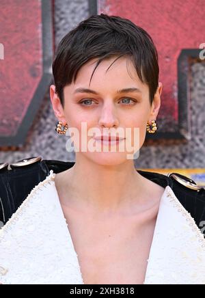 London, Großbritannien. Juli 2024. Emma Corrin kommt beim Deadpool & Wolverine UK Sneak Peek Event an, Hammersmith Eventim Apollo. Quelle: Doug Peters/EMPICS/Alamy Live News Stockfoto