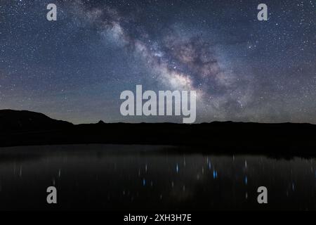 Die Milchstraße und der Sternenhimmel über dem Independence Pass in der Nähe von Aspen Colorado, USA Stockfoto