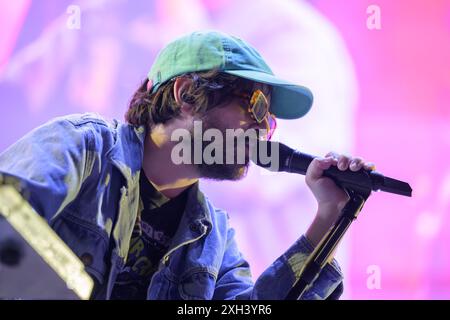 Lucca, Italien. Juli 2024. Calcutta tritt live beim Lucca Summer Festival auf. Quelle: Stefano Dalle Luche/Alamy Live News Stockfoto