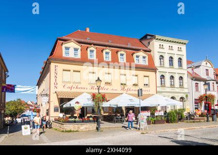 Naumburg (Saale): Altstadt, Straße Lindenring, Café in , Sachsen-Anhalt, Sachsen-Anhalt, Deutschland Stockfoto