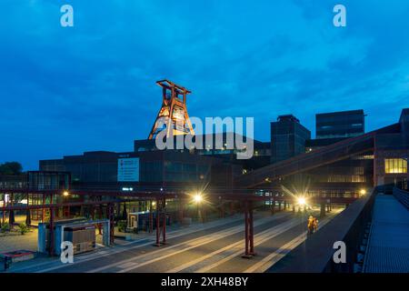 Essen: Zeche Zollverein Kohlebergwerk Industriekomplex, Schacht 12 im Ruhrgebiet, Nordrhein-Westfalen, Deutschland Stockfoto