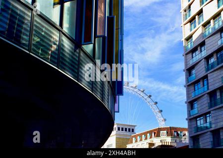Park Plaza Westminster Bridge London und London Eye, Lambeth, London. Stockfoto