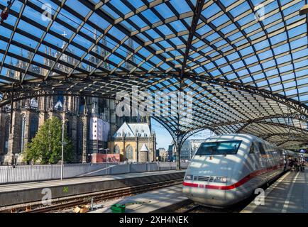 Köln, Köln: Hauptbahnhof Köln, ICE-Bahn der DB, Kölner Dom in Nordrhein-Westfalen, Deutschland Stockfoto