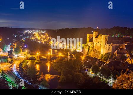 Runkel: Lahn, Schloss Runkel, Brücke Lahnbrücke, Blick von Schadeck in Lahntal, Hessen, Deutschland Stockfoto