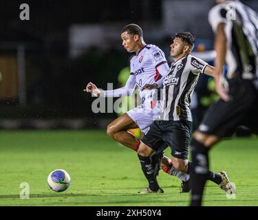 BA - SALVADOR - 11/07/2024 - BRASILIANER A 2024, VITORIA x BOTAFOGO - Janderson Spieler für Vitoria während eines Spiels gegen Botafogo im Barradao Stadion für die brasilianische A 2024 Meisterschaft. Foto: Jhony Pinho/AGIF Stockfoto