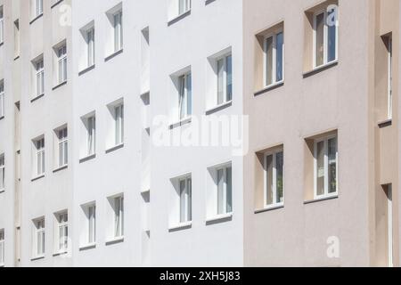 Moderne Mehrfamilienhäuser, Rostock, Mecklenburg-Vorpommern, Deutschland, Europa Stockfoto