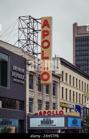 Das legendäre Apollo Theatre Sign in Harlem New York City Stockfoto