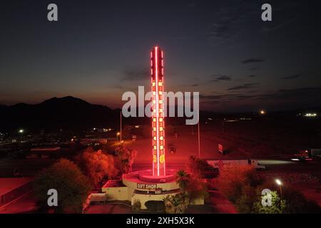 Das höchste Thermometer der Welt, Donnerstag, 11. Juli 2024, in Baker, Kalif. Stockfoto