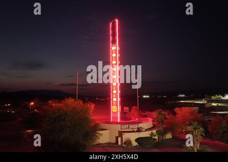 Das höchste Thermometer der Welt, Donnerstag, 11. Juli 2024, in Baker, Kalif. Stockfoto