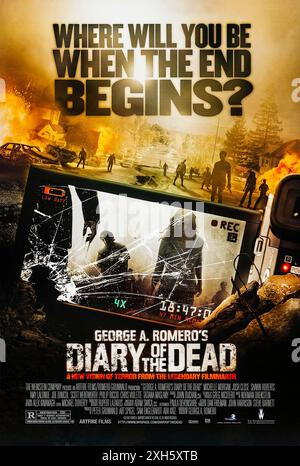 Diary of the Dead (2007) von George A. Romero mit Michelle Morganm, Joshua Close und Shawn Roberts. Eine Gruppe junger Filmschüler trifft auf echte Zombies, während sie einen eigenen Horrorfilm drehen und beschließt, die Ereignisse im Dokumentarstil aufzunehmen, während sie von Zombies verfolgt werden. Foto eines Original-Posters aus dem Jahr 2007 (USA) ***NUR FÜR REDAKTIONELLE ZWECKE***. Quelle: BFA / The Weinstein Company Stockfoto