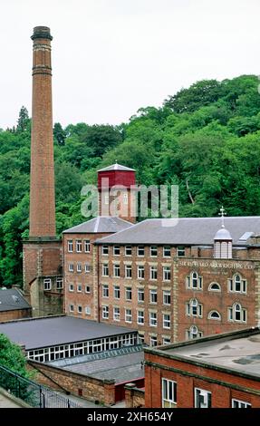 Masson Mill in der Nähe von Matlock, Derbyshire, England. 1796 Arkwright Wasser angetriebene industrielle Revolution Textilfabrik. Derwent Valley. Stockfoto