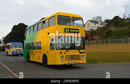 Klassischer gelber Bristol VR Doppeldeckerbus auf der Straße Easton National Lackierung. Stockfoto