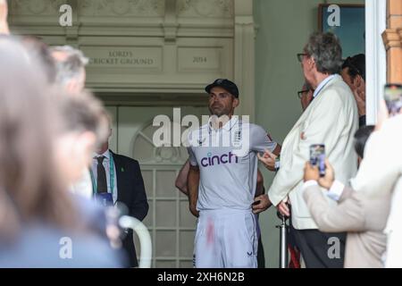 London, Großbritannien. Juli 2024. Ein letztes Mal für James Anderson von England während des Rothesay First Test Match Day Three England gegen West Indies in Lords, London, Großbritannien, 12. Juli 2024 (Foto: Mark Cosgrove/News Images) in London, Großbritannien am 7. Dezember 2024. (Foto: Mark Cosgrove/News Images/SIPA USA) Credit: SIPA USA/Alamy Live News Stockfoto