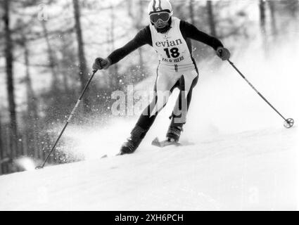 Herrenabfahrt im Isere - Franz Klammer (Österreich) in Aktion 08.12.1972 [automatisierte Übersetzung] Stockfoto