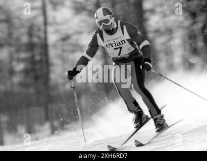 Herren Abfahrt im Isere : Bernhard Russi (Schweiz) in Aktion 08.12.1972 [automatisierte Übersetzung] Stockfoto