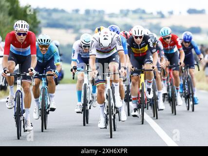 Pau, Frankreich. Juli 2024. Der Luxemburger Kevin Geniets von Groupama-FDJ, der Niederländer Mathieu van der Poel von Alpecin-Deceuninck und der Belgier Arnaud de Lie von Lotto Dstny wurden am Freitag, den 12. Juli 2024, in Aktion während der 13. Etappe des Tour de France-Radrennens von Agen nach Pau (165, 3 km) gezeigt 2024. Die 111. Ausgabe der Tour de France beginnt am Samstag, den 29. Juni und endet am 21. Juli in Nizza. BELGA FOTOPOOL JAN DE MEULENEIR Credit: Belga Nachrichtenagentur/Alamy Live News Stockfoto