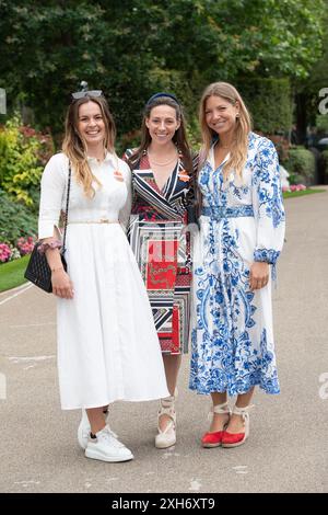 Ascot, Großbritannien. Juli 2024. Rennfahrer, die ihren Tag am Summer Mile Property Raceday auf der Ascot Racecourse genießen. Quelle: Maureen McLean/Alamy Live News Stockfoto