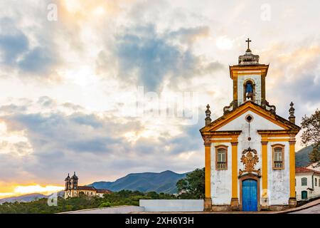 Berühmte Barockkirchen in der historischen Stadt Ouro Preto in Minas Gerais Stockfoto