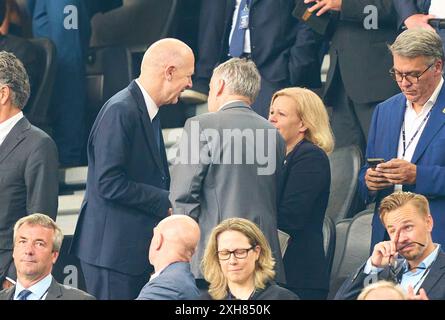 Dortmund, Deutschland. Juli 2024. Bernd Neuendorf, DFB-Präsident des Deutschen Fußballverbandes, Robert Habeck (M), Vize-Kanzer Deutschland, Bundesminister für Wirtschaft und Klimaschutz der Bundesrepublik Deutschland, die Gruenen, Nancy Faeser (R), SPD Bundesministerin des Innern und für Heimat der Bundesrepublik Deutschland im Halbfinalspiel NIEDERLANDE - ENGLAND 1-2 der UEFA-Europameisterschaften 2024 am 10. Juli 2024 in Dortmund. Fotograf: ddp Images/STAR-Images Credit: ddp Media GmbH/Alamy Live News Stockfoto