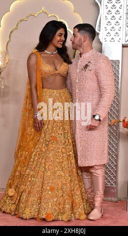 MUMBAI, INDIEN - 12. JULI: Die indische Schauspielerin Priyanka Chopra und ihr Ehemann Nick Jonas nahmen am 12. Juli 2024 im Jio World Convention Centre in Mumbai, Indien, Teil. (Foto: Raju Shinde/Hindustan Times/SIPA USA) Stockfoto