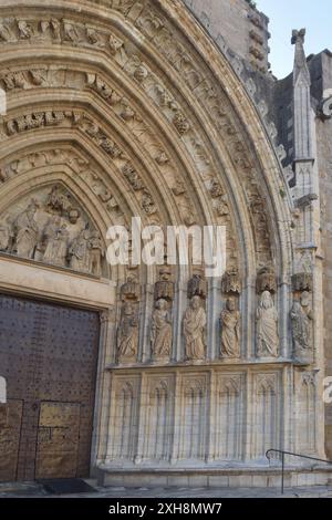 Detail der Kathedrale Santa Maria de Castello de Empuries, Provinz Girona, Katalonien, Spanien Stockfoto