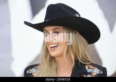 Los Angeles, USA. Juli 2024. Lainey Wilson bei 'Twisters' Premiere im Regency Village Theatre, Los Angeles, CA, 11. Juli 2024. Foto: Joseph Martinez/PictureLux Credit: PictureLux/The Hollywood Archive/Alamy Live News Stockfoto