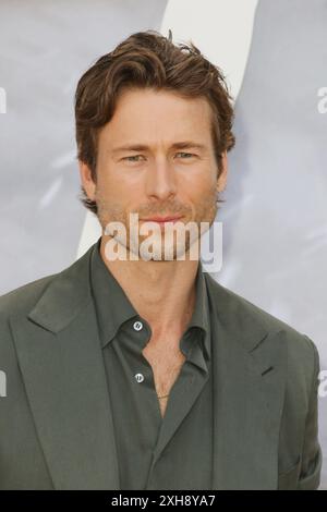 Los Angeles, USA. Juli 2024. Glen Powell bei 'Twisters' Premiere im Regency Village Theatre, Los Angeles, CA, 11. Juli 2024. Foto: Joseph Martinez/PictureLux Credit: PictureLux/The Hollywood Archive/Alamy Live News Stockfoto