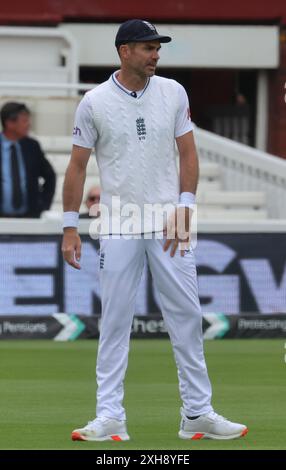 LONDON, Vereinigtes Königreich, JULY12: England James Anderson (Lancashire) letztes Spiel während des Rothesay Test ITS Test Day 3 of 5 Matches zwischen England gegen West Indies am 12. Juli 2024 auf dem Lord's Cricket Ground, London Stockfoto