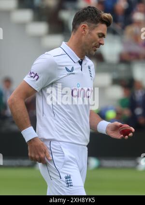 LONDON, Vereinigtes Königreich, JULY12: Der englische James Anderson (Lancashire) während des Rothesay Test ITS Test Day 3 of 5 Matches zwischen England und West Indies am 12. Juli 2024 auf dem Lord's Cricket Ground, London Stockfoto