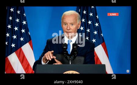 Ein Computer-Screenshot von Associated Press Live-Streaming der NATO-Pressekonferenz von US-Präsident Joe Biden am 11. Juli 2024. Stockfoto