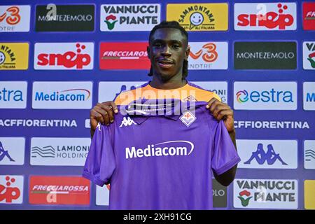 ACF Fiorentinas Forward Moise Kean während der Präsentation von ACF Fiorentinas neuem Spieler Mouse Kean, Other in Bagno a Ripoli (FI), Italien, 12. Juli 2024 Credit: Independent Photo Agency Srl/Alamy Live News Stockfoto