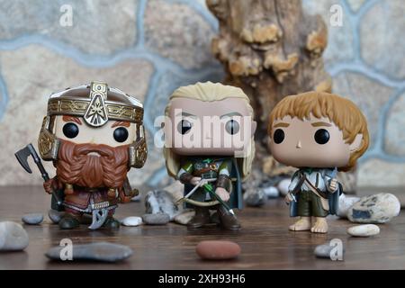 Funko Pop Actionfiguren von Gimli Zwerg, Elf Legolas und Sam Hobbit aus dem Fantasy-Film der Herr der Ringe. Krieger, Gemeinschaft des Rings. Stockfoto